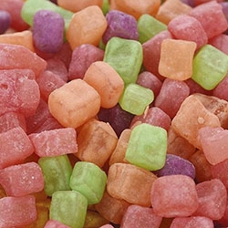  How to count and pack sour baby candy cubes?