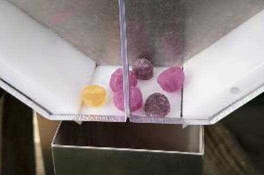  Candy counting and packaging machine.jpg
